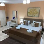 Venis House 3*