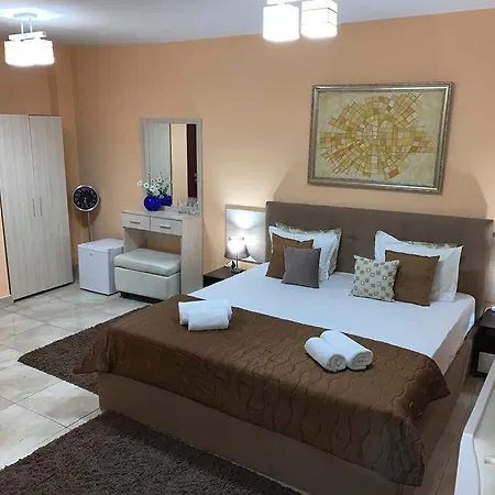 Venis House 3*